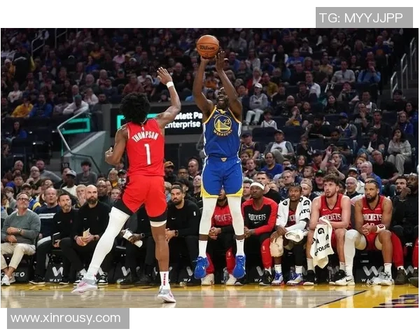 火箭主场惨败勇士，球迷质疑新赛季前景